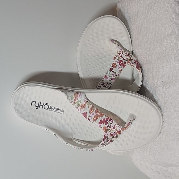 Ryka Rest EZ Thong Sandals Women's 8M White Floral Flip-Flop - Picture 2 of 5
